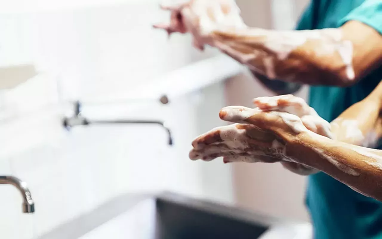 st. louis area restaurants are taking steps to prevent infection at their establishments.